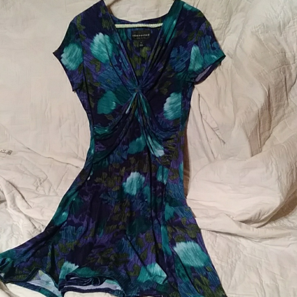 Sale $7. beautiful short sleeve dress by Connected
